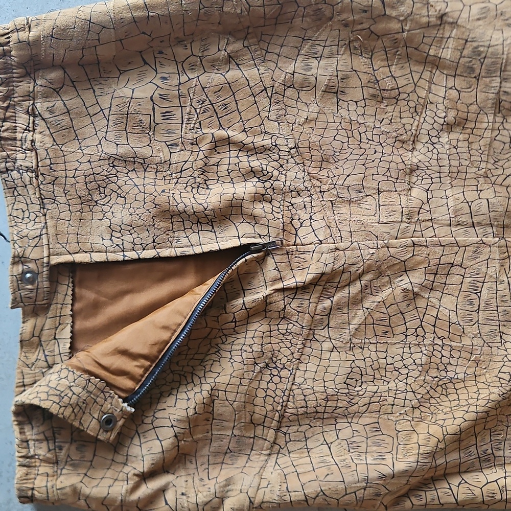 Leather Suede Crocodile Print Brown Tan Textured Midi Skirt Partial Zip & Snap - Picture 8 of 10